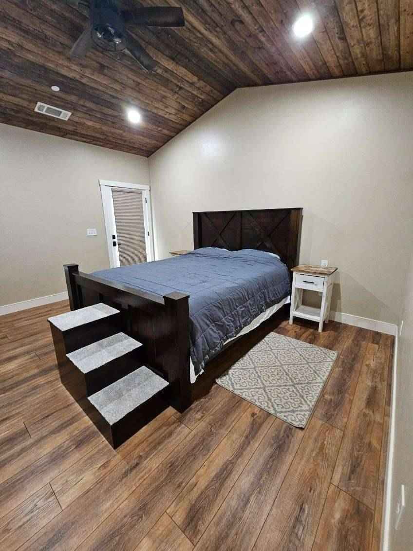 Cape Coral Rustic Wood Bed Frame | Handcrafted King, Queen & Full Sizes | Custom Bedroom Furniture