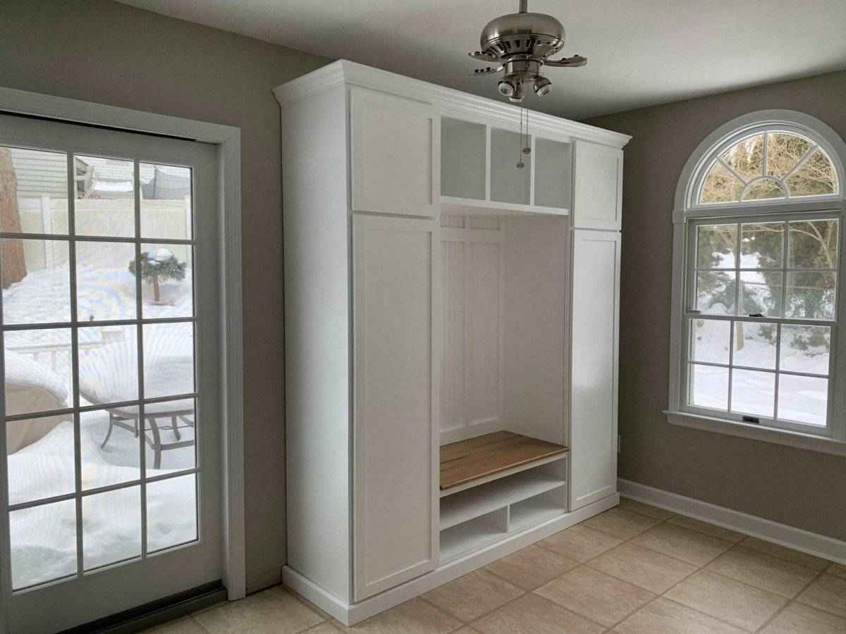 Illinois Entryway Bench with Shelves, Coat Hooks & Shoe Storage | Handcrafted Wood Mudroom Hall Tree