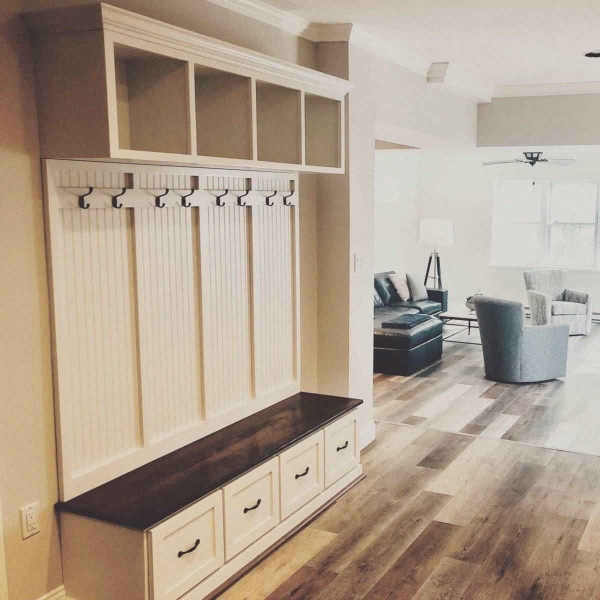 New York 4-Section Mudroom Bench with Shoe Storage & Coat Hooks | Handcrafted Wood Hall Tree