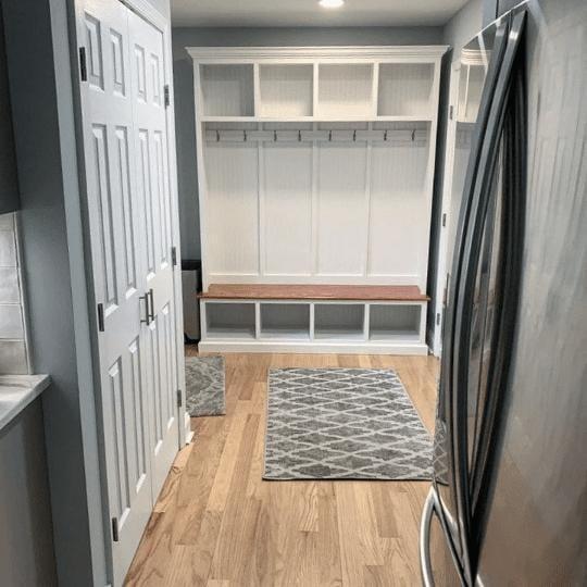 PENNSYLVANIA 4 section bench with storage.