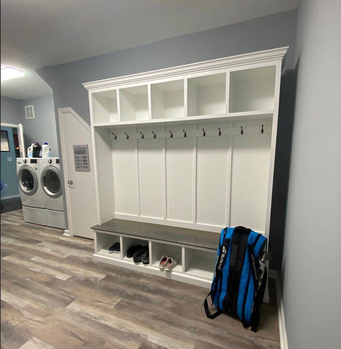 PENNSYLVANIA 5 section bench with storage.