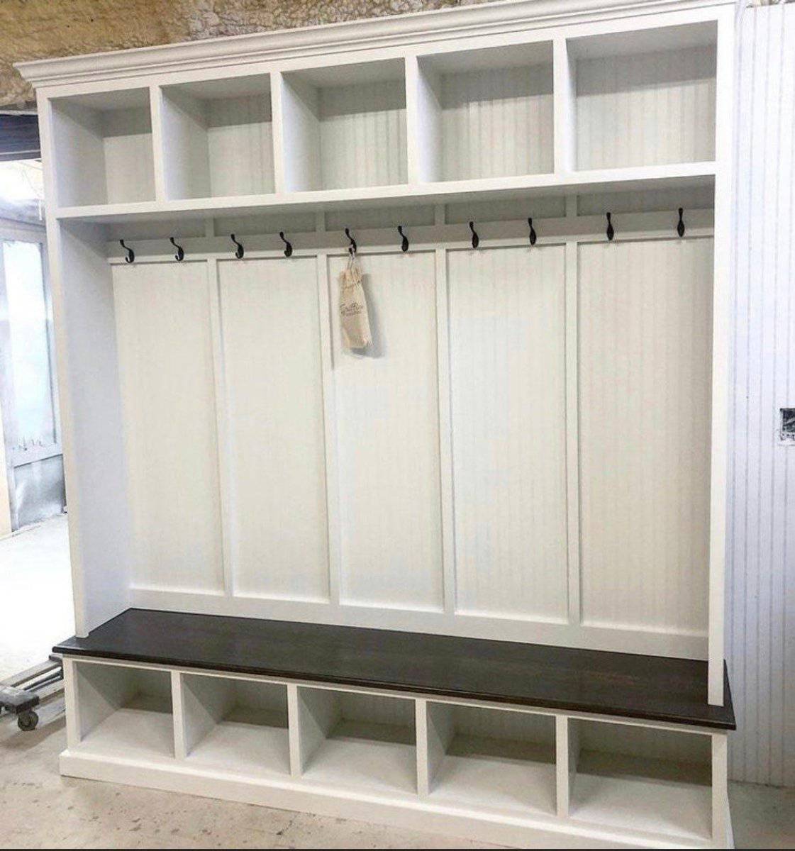 PENNSYLVANIA 5 section bench with storage.