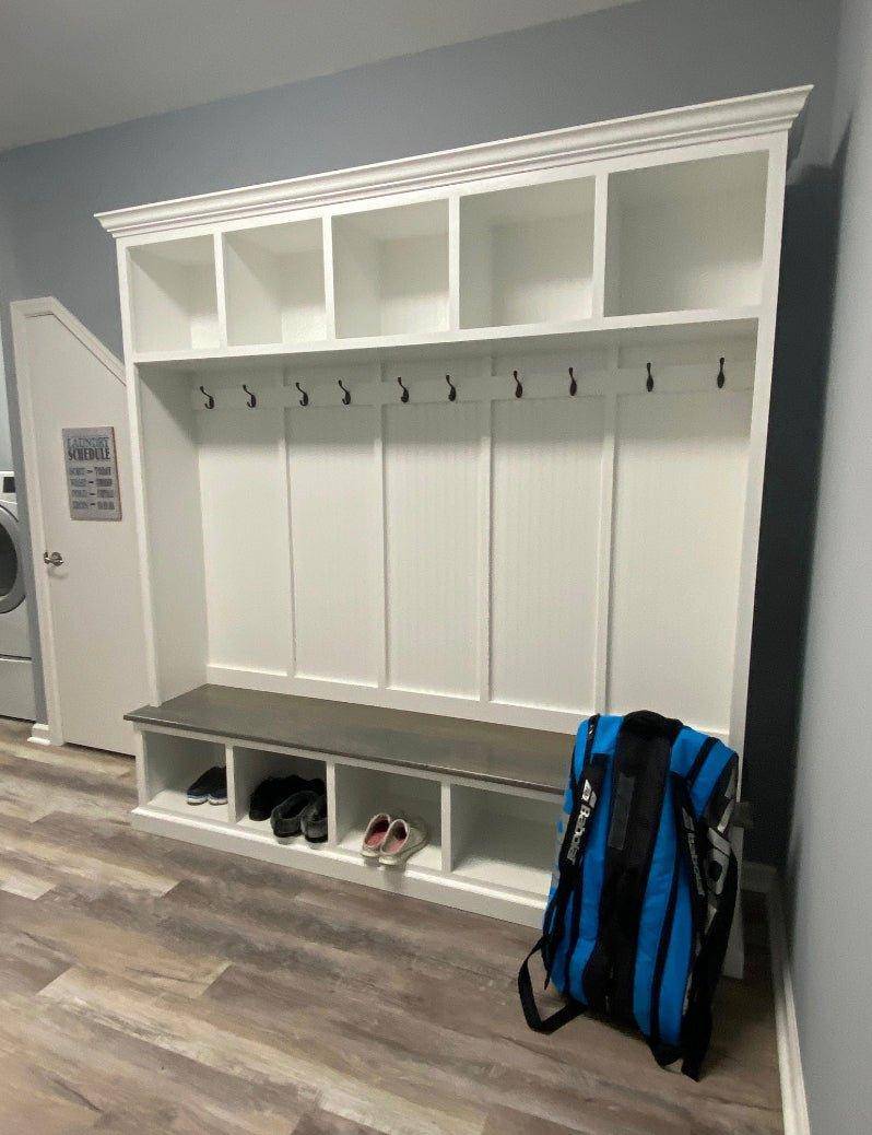 PENNSYLVANIA 5 section bench with storage.