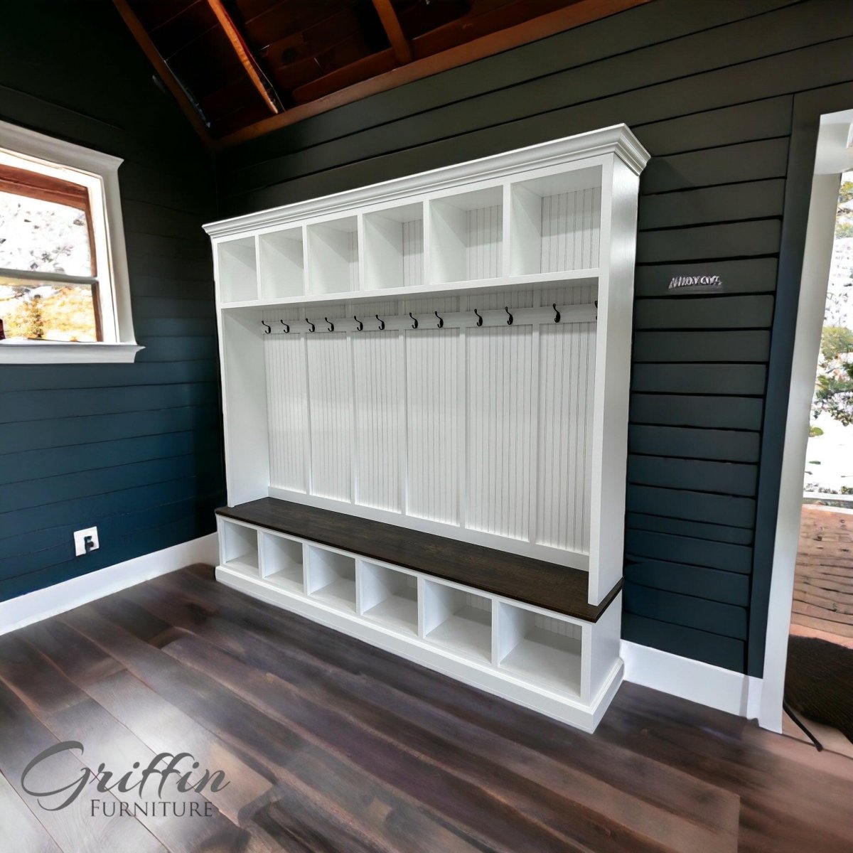 PENNSYLVANIA 6 section bench with storage.