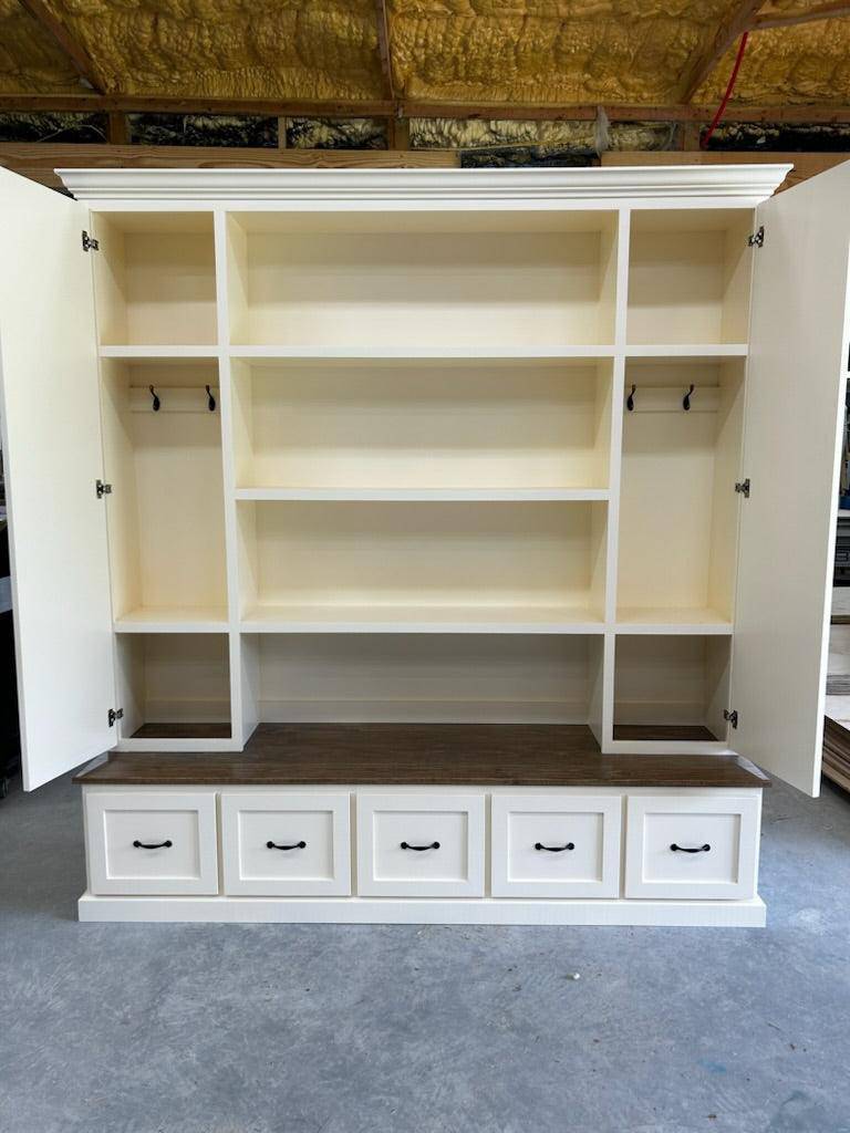 Philadelphia Mudroom Locker Hall Tree Bench – Custom Entryway Storage with Hooks, Cubbies & Seating | Griffin Furniture USA