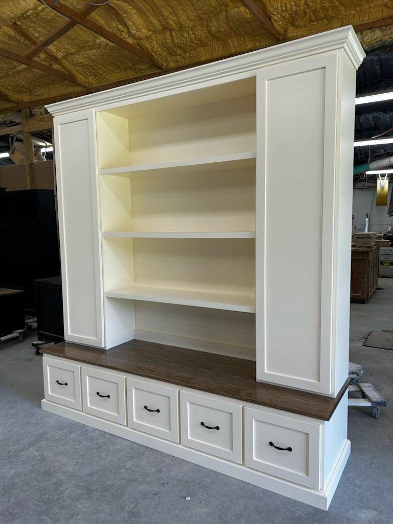 Philadelphia Mudroom Locker Hall Tree Bench – Custom Entryway Storage with Hooks, Cubbies & Seating | Griffin Furniture USA